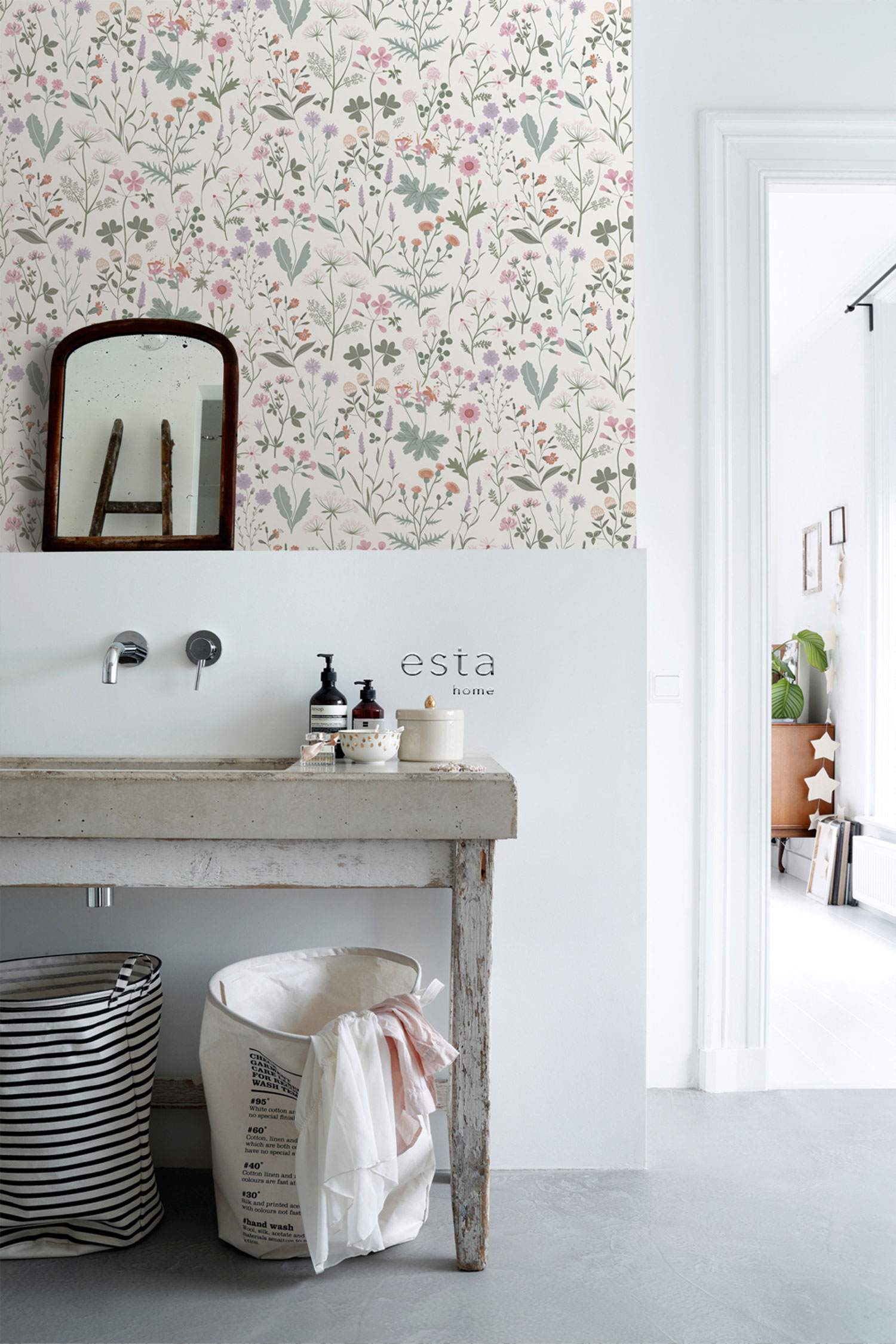 Weiße Vliestapete, Wiesenblumen, 139482, Vintage Flowers, Esta Home